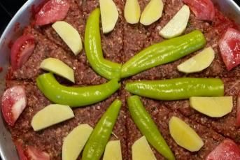 Tepsi Kebabı Tarifi Nasıl Yapılır