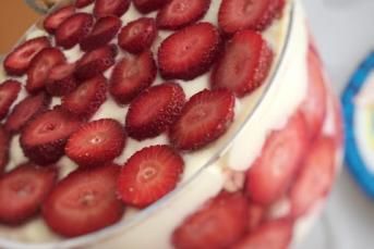 Çok Kolay Çilekli Magnolia Tarifi