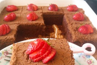 Çilekli Kumlu Pasta