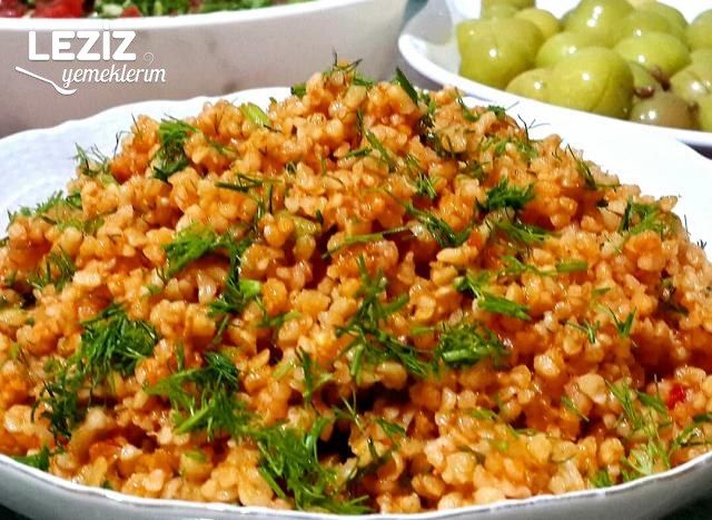 Bol Domatesli Dereotlu Bulgur Pilavı