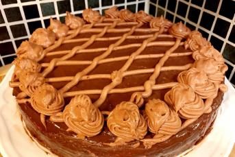 Çok Pratik Yaş Pasta Tarifi