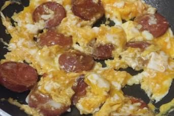 Sucuklu Yumurta Yapımı