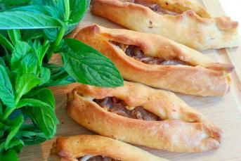 Soğanlı Minik Pide