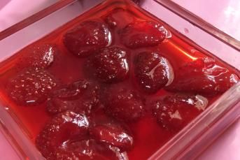 Çilek Reçeli Nasıl Olur