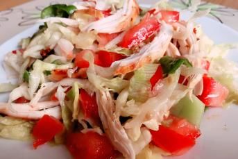 Tok Tutan Tavuklu Salata Tarifi