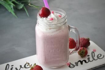 Çilekli Milkshake Tarifi