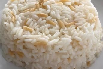 Arpa Şehriyeli Pirinç Pilavı Tarifi