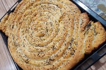 Leziz Kıymalı Börek