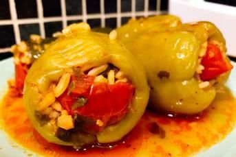 Leziz Biber Dolması (Zeytin Yağlı)