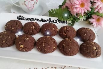 Toz Krem Şantili Cevizli Kurabiye