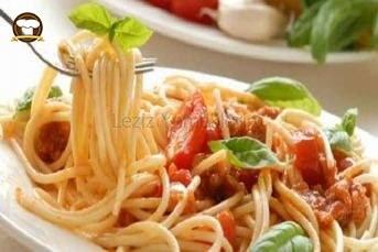 Domates Soslu Makarna Tarifi