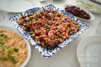 Renkli Nohut Salatası