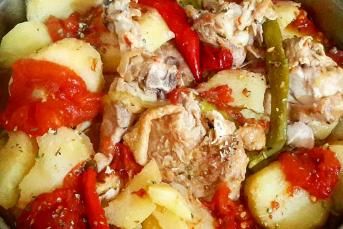 Lezzetli Ve Pratik Patatesli Tavuk