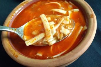 Yeşil Mercimekli Erişte Çorbası (Sakala Çarpan Çorba)