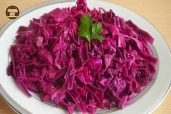 Soslu Kırmızı Lahana Salatası