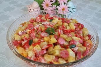 Sucuklu Sosisli Kaşarlı Patates Kavurması