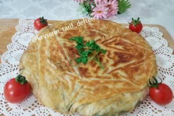 Nefis Kıymalı Ispanaklı Börek