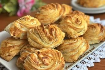 Midye Börek Tarifi (Aşamalı Anlatım)