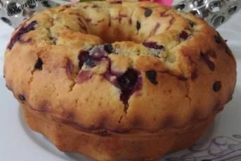 Damla Çikolatalı Vişneli Yumuşacık Kek