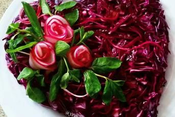 Mor Ve Ötesi Salatası