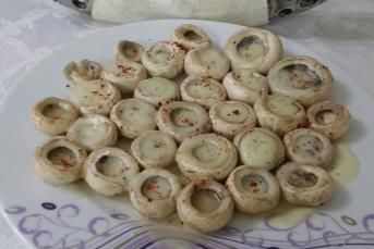 5 Dakikada Kaşarlı Mantar Tarifi (Mikrodalgada)