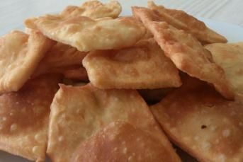 Kızarmış Çıtır Hamurlar