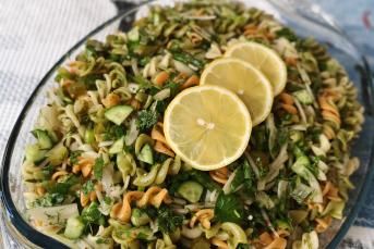 Rengarenk Makarna Salatası