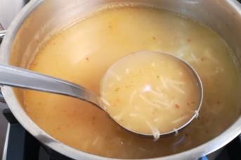 Tavuk Suyuna Tel Şehriye Çorbası