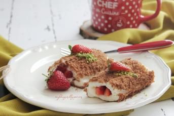 Çilekli Rulo Muhallebi