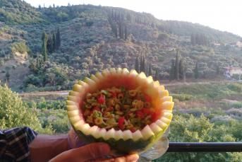 Karpuz Kabuğunda Yaz Salatası