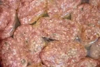 Salçalı Köfte (Birde Bu Şekilde Deneyin)