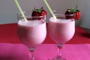 Çilekli Smomthie