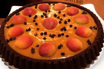 Kayısı Soslu Kakaolu Kek