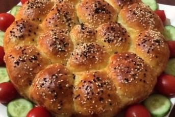 Peynirli Çiçek Ekmek