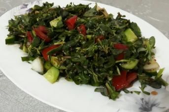 Semizotu Salatası Tarifi (Yoğurtsuz)