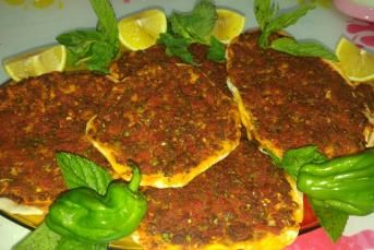 Antep Lahmacun (Ev Yapımı)
