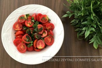 Fesleğenli Zeytinli Domates Salatası (Videolu)