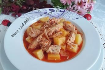 Pratik Tavuklu Patates Yemeği