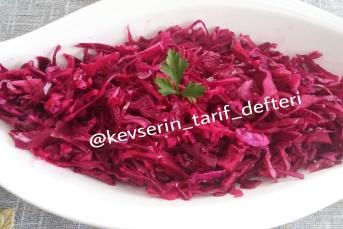 Üç Malzemeli Mor Lahana Salatası (1 Günde Hazır)