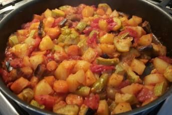 Fırında Sebzeli Türlü (Etsiz)