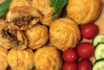 Yeşil Mercimekli Gül Böreği