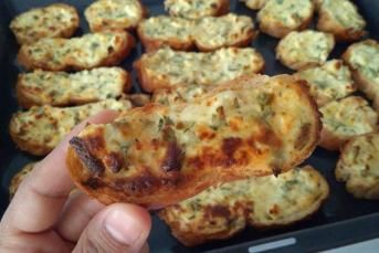 Peynirli Gevrek Ekmek