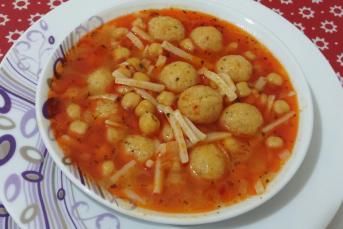 Şahane Tarhana Köfteli Çorba