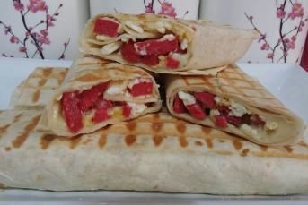 Kaşarlı Yumurtalı Sosisli Lavaş Dürüm