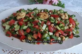 Bol Nar Ekşili Cevizli Salata