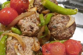 Soğan Soslu Köfte (Çok Farklı - Mutlaka Deneyin)