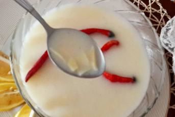 Terbiyeli Erişteli Un Çorbası