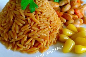 Nefis Arpa Şehriye Pilavı