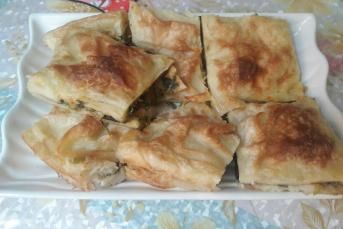 Su Böreği Tadında Ispanaklı Sodalı Börek