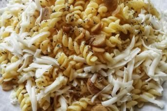 Köri Soslu Mantarlı Makarna